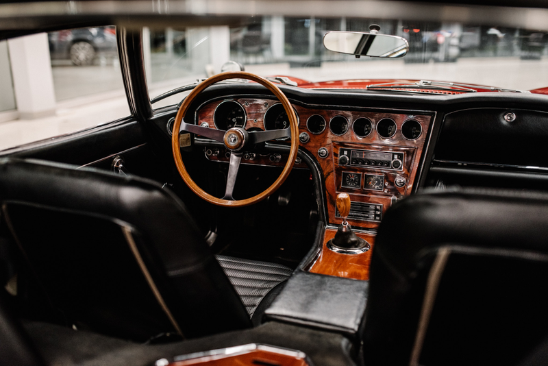 Illustration for article titled Hey, Let's Rob Some Banks To Buy This Perfect Left-Hand-Drive Toyota 2000GT